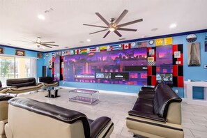 Interior - 2413-12-rd-famous World Cities Themed Bowling Home (Kissimmee)