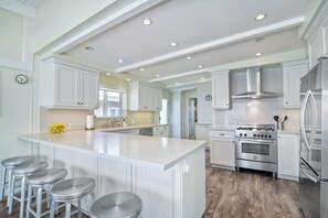 Interior - 5185 Shore Drive (Carlsbad)