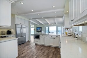 Interior - 5185 Shore Drive (Carlsbad)