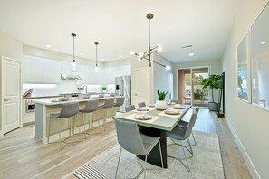 Interior - 343 Oak Avenue (Carlsbad)