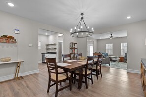 Interior - 3325: Bright Urban Comfort by JZ Vacation Rentals (St. Louis)