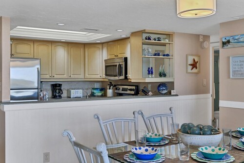 Anchorage Resort 5th Floor 2 Bedroom Condo With Beach Access 0888