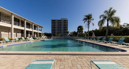 Anchorage Resort 9th Floor 2 Bedroom Condo With Balcony Gulf Views Poolbeach 0895