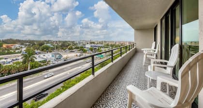 Anchorage Resort 8th Floor Condo in Siesta Key With Private Beach Access, Pool, Boat Dock 0894