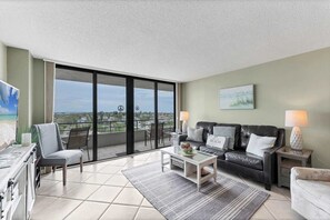 Interior - Anchorage Resort Top Floor 2 Bedroom Condo With Gulf Views 0896 (Siesta Key)