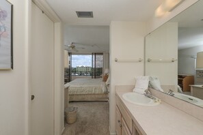 Interior - Anchorage Resort 7th Floor 2-bedroom Condo w Private Balcony Beach Access 0893 (Siesta Key)