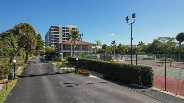 Interior - Anchorage Resort 3 Bedroom Luxury Condo w Balcony, Pool Table, Near Beach 0891 (Siesta Key)