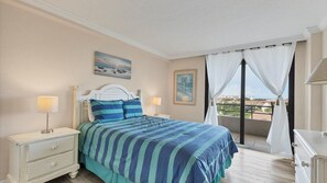 Interior - Anchorage Resort 3 Bedroom Luxury Condo w Balcony, Pool Table, Near Beach 0891 (Siesta Key)