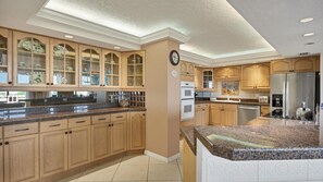 Interior - Anchorage Resort 3 Bedroom Luxury Condo w Balcony, Pool Table, Near Beach 0891 (Siesta Key)
