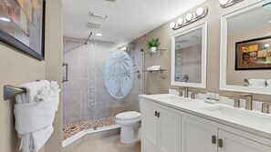Interior - Anchorage Resort 3 Bedroom Luxury Condo w Balcony, Pool Table, Near Beach 0891 (Siesta Key)