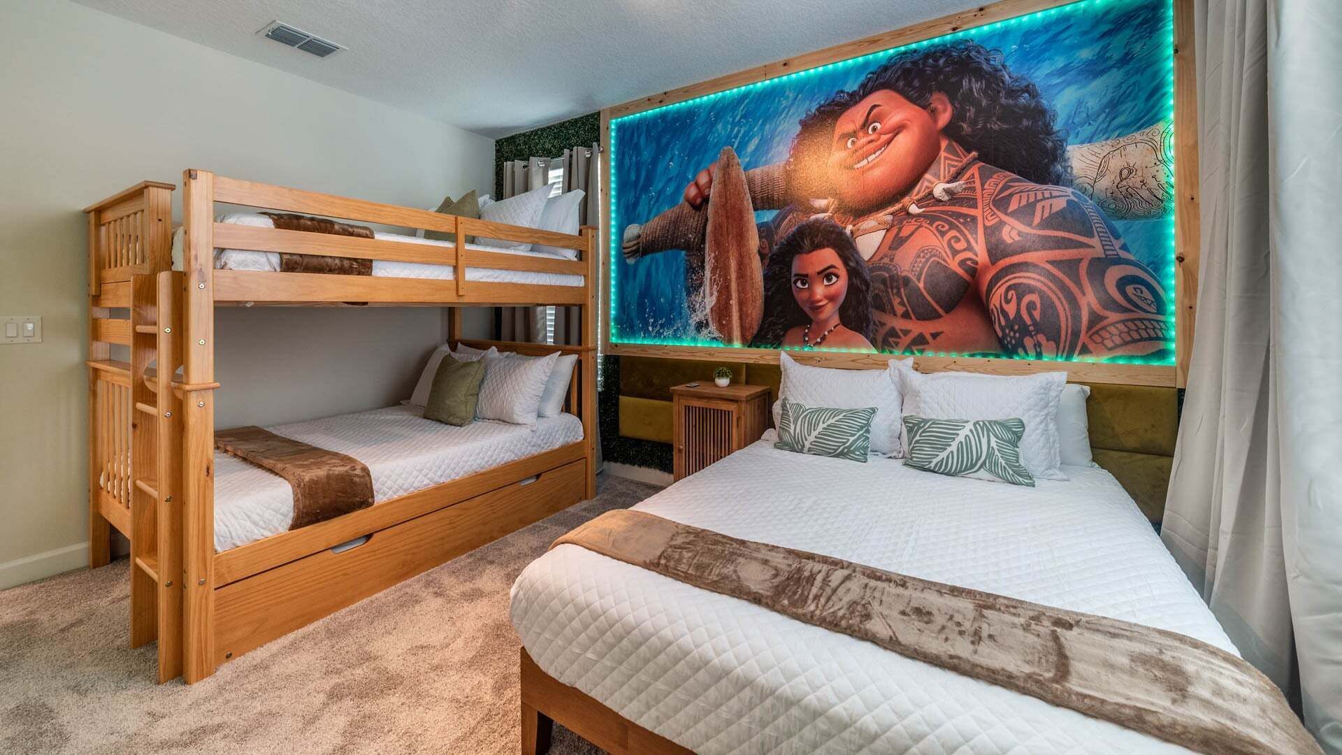 5 bedrooms, iron/ironing board, bed sheets