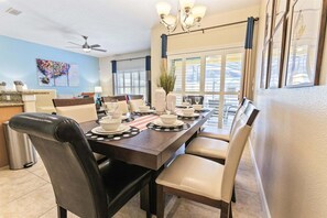 Interior - Paradise Palms Resort 4br/3ba Townhome With Splash Pool & Themed Bedrooms (Kissimmee)