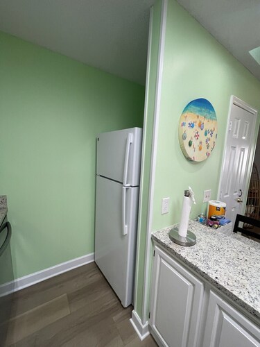 Pelicans Reef Large 2BR Condo w/ Vaulted Ceilings, Loft Bedroom & Space for 8 Guests