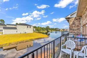 Interior - Pelicans Reef Large 2BR Condo w/ Vaulted Ceilings, Loft Bedroom & Space for 8 Guests (Surfside Beach)