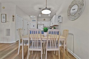 Interior - River Oaks 57C (Myrtle Beach)