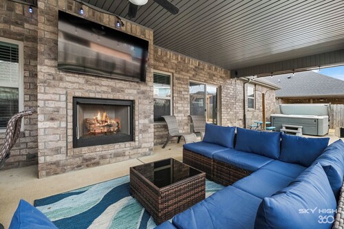 Modern Retreat w/ Pool, Hot Tub & Covered Patio