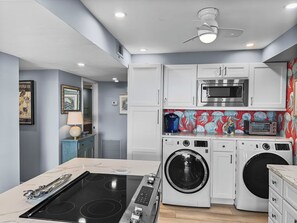 Interior - Sandy Cove (Siesta Key)