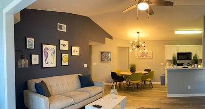 Seas the Day Bright 2BR Surfside Beach Condo w/ King Bed, Carolina Room & Pet-friendly Vibes