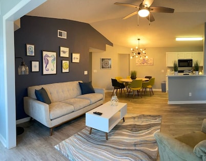 Seas the Day Bright 2BR Surfside Beach Condo w/ King Bed, Carolina Room & Pet-friendly Vibes