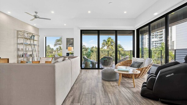 Interior - Shoreline Villa by Rove Rooftop & Beach Access (Hollywood)