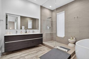 Interior - Shoreline Villa by Rove Rooftop & Beach Access (Hollywood)
