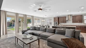 House (3 Bedrooms) | Interior