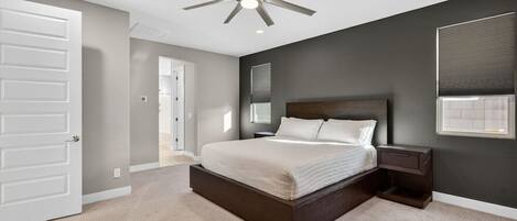House (3 Bedrooms) | Interior
