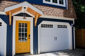 Interior - Urban Nest Guest House (Charlotte)