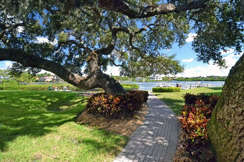 Bay Oaks - D41