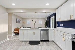 Talo (4 Bedrooms) | Sisätilat