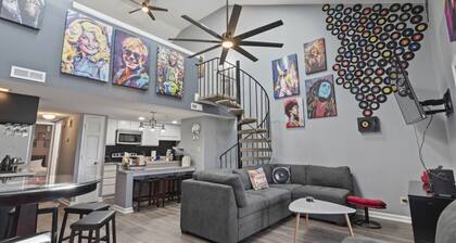 Rhythm Retreat Bar, Patio & Space for 10