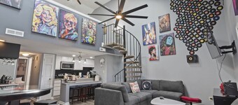 Rhythm Retreat Bar, Patio & Space for 10