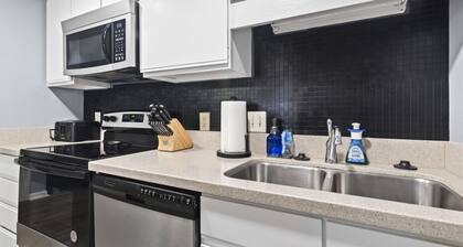 Rhythm Retreat Bar, Patio & Space for 10