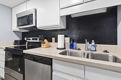 Rhythm Retreat Bar, Patio & Space for 10