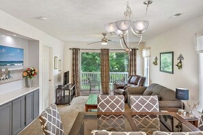 Interior - River Oaks 33F (Myrtle Beach)