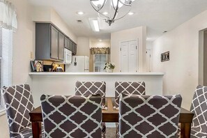 Interior - River Oaks 33F (Myrtle Beach)