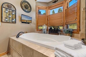 Interior - Townsend Flagstaff (Flagstaff)