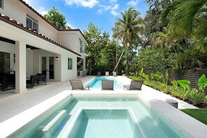 Interior - Villa Granada by Rove Waterfront W/pool, Hot Tub (Miami)