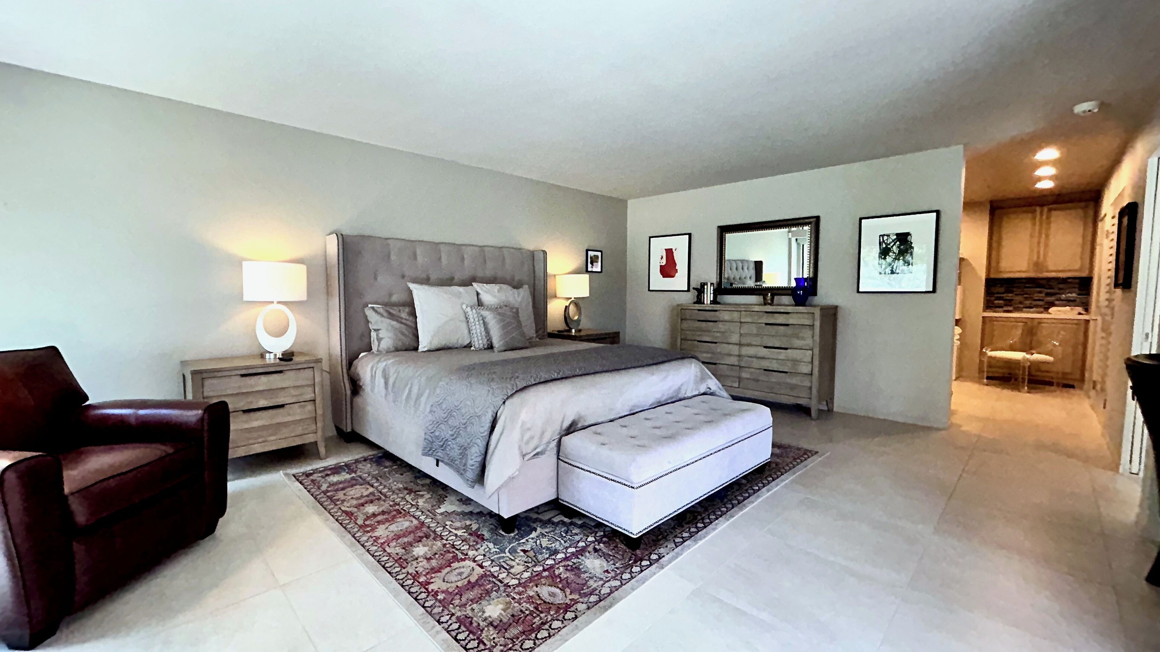 المنشأة من الداخل