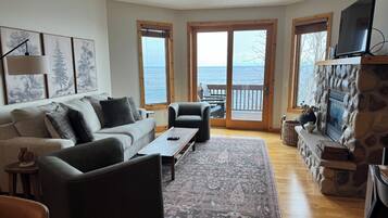 Smart TV, fireplace, DVD player, video library