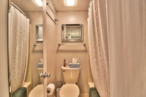 Interior - Cypress Bay Getaway (Little River)