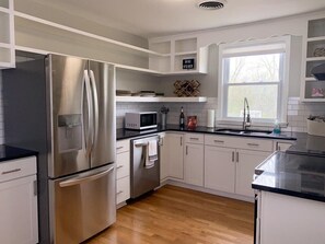 Interior - New Listing! The Playhouse With Spa Games & More (Nashville)