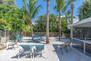 Interior - Naples Paradise Grill Hottub Close to Beach (Naples)