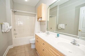 Interior - Magnolia Pointe Luster Leaf 4891-205 (Myrtle Beach)