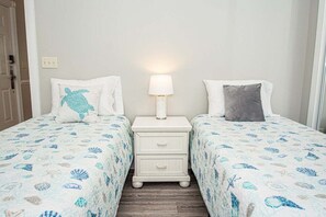 Interior - Magnolia Pointe Luster Leaf 4891-205 (Myrtle Beach)