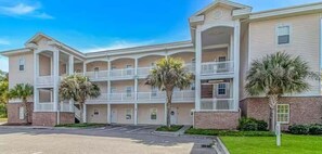 Interior - Magnolia Bovardia 4803-201 (Myrtle Beach)