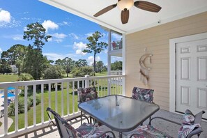 Interior - Magnolia Pointe Luster Leaf 4890-301 (Myrtle Beach)