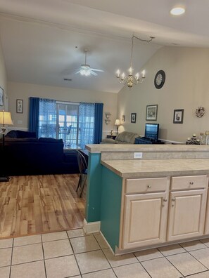 Interior - Lucky Eagle @ Myrtlewood Golf (Myrtle Beach)