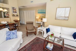 Interior - West Hyde Park 2E (Myrtle Beach)