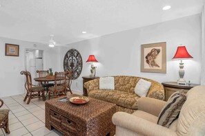 Interior - Coastal Paradise (Naples)